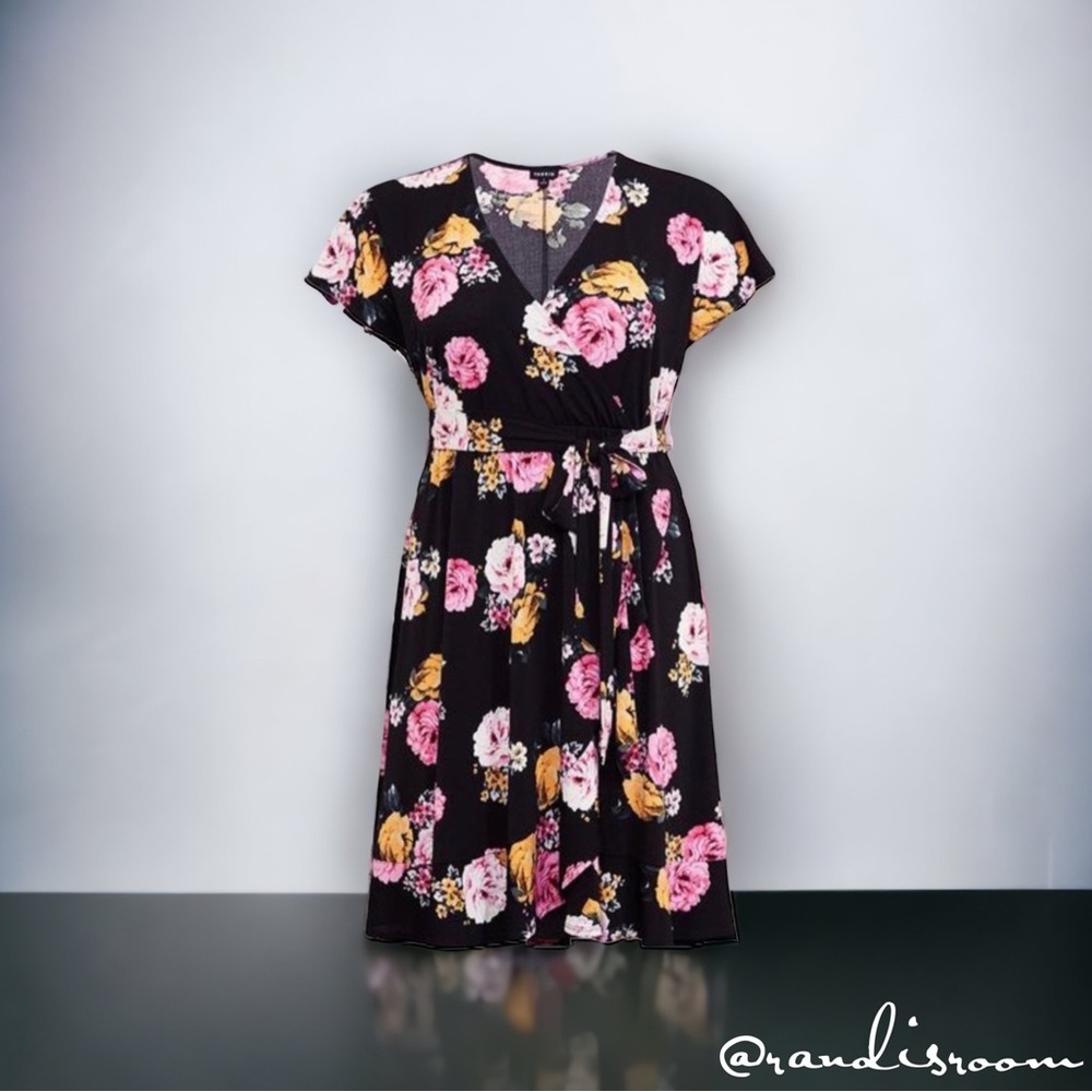 EUC Torrid Mini Stretch Crepe Wrap Short Sleeve Women’s Plus Dress SZ 0